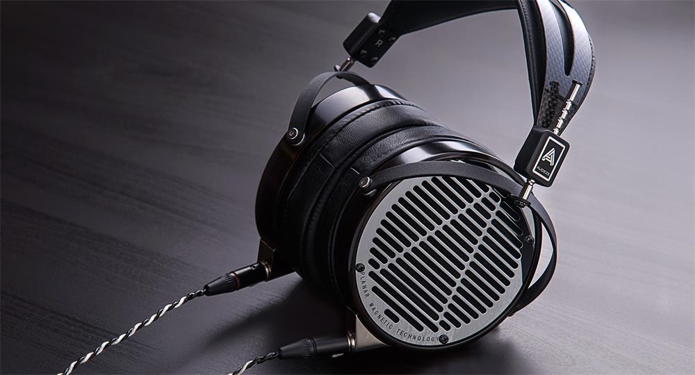 1600754519569998.jpg Audeze LCD-4_DarkShot1.jpg